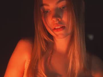 webcam girl bibi_it_is live cam image #6824258