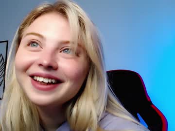 webcam girl shy_blondiee live cam image #5121765