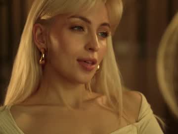 webcam girl artmosphera live cam image #12766573