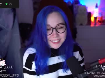 webcam girl blue_mooncat live cam image #5454659