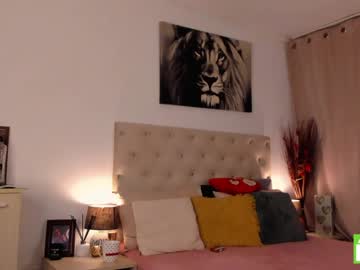 webcam girl alyonaqueen_ live cam image #10043666