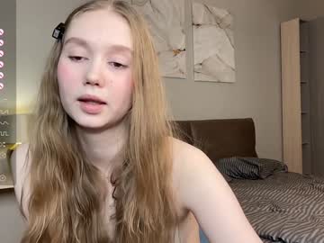webcam girl cute_land live cam image #11694181