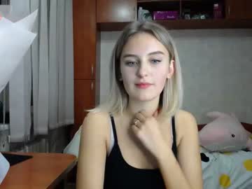 webcam girl melena_shy live cam image #261561