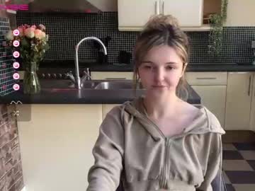 webcam girl lucydelovely live cam image #5384903