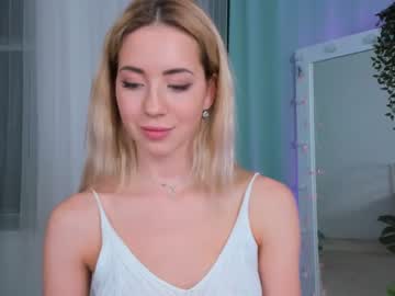 webcam girl emmi_rosee live cam image #1675132