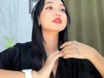 webcam girl lee_yoona live cam image #125819