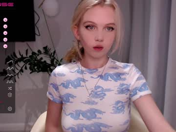 webcam girl small_blondee live cam image #3360960