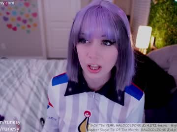 webcam girl runesy live cam image #8488467