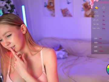 webcam girl avroramy live cam image #11451869