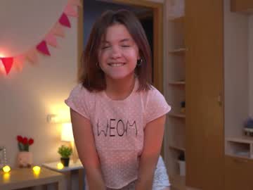 webcam girl tiny_miracle live cam image #10193358