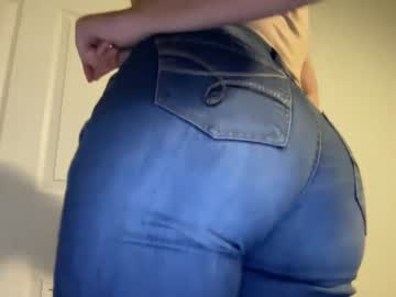 webcam girl gia_is_horny live cam image #6629210