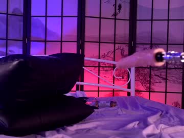 webcam girl girls_love_money live cam image #10033058