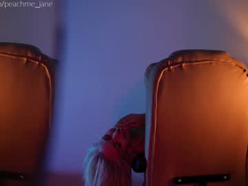 webcam girl peach_me live cam image #779540