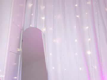 webcam girl jelli_jennifer live cam image #8990364