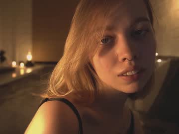 webcam girl bibi_it_is live cam image #3095675