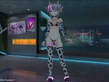webcam girl projektmelody live cam image #2809470