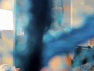 webcam girl carliescott_meow live cam image #5686135