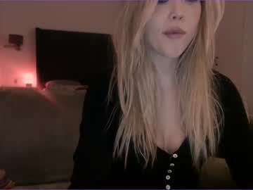 webcam girl bitter_moon live cam image #4302734