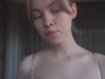 webcam girl bibi_it_is live cam image #7685755