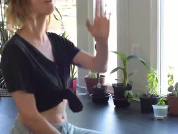 webcam girl lizmreow live cam image #2396779