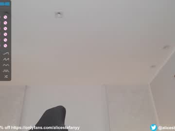 webcam girl smileyouarehere live cam image #5459220