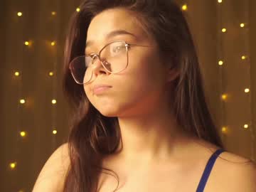 webcam girl helenmoors live cam image #5616609