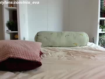 webcam girl mis_eva live cam image #3293102