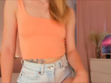 webcam girl emmi_rosee live cam image #9455664