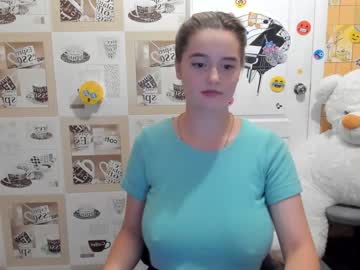 webcam girl emmika_ live cam image #3190239