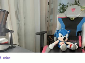 webcam girl vivian_qwerty live cam image #11011373
