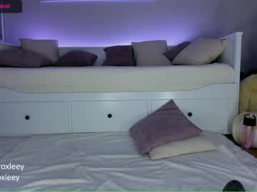 webcam girl roxy_blue_eyed_ live cam image #1844853