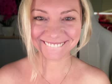 webcam girl kiradivine live cam image #8253135
