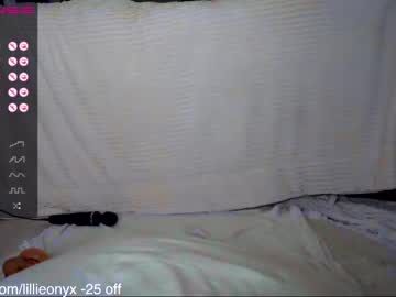 webcam girl lillieonyx live cam image #6171499