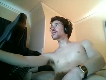 webcam man manwithaweapon live cam image #2508068