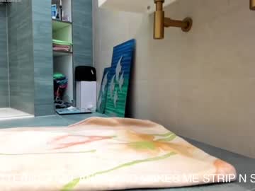 webcam girl lets_slip_and_slide live cam image #7207818