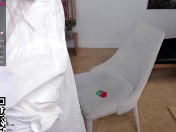 webcam girl a_whole_eternity live cam image #8359307