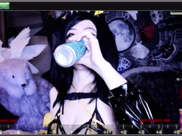webcam girl those_darn_frigs live cam image #753226
