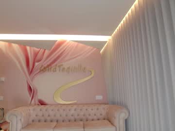 webcam girl wildtequilla live cam image #10874731