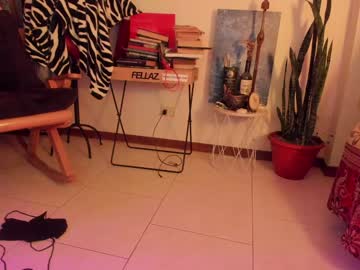 webcam girl alone_together_ live cam image #6917335