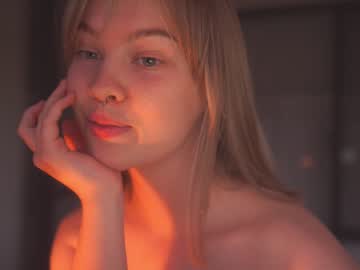 webcam girl bibi_it_is live cam image #8884075