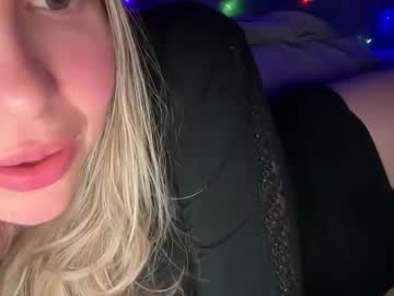webcam girl skylarpeachy live cam image #11890373
