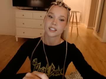 webcam girl bitter_moon live cam image #5399502