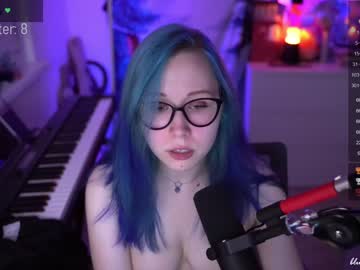 webcam girl blue_mooncat live cam image #7077424