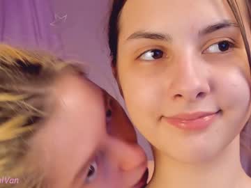 webcam girl iliziamain live cam image #2210334