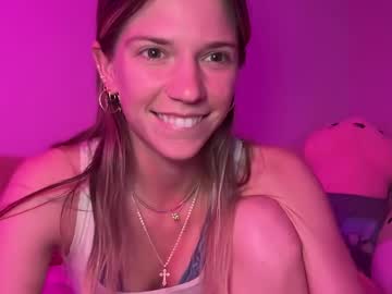webcam girl oliviahansleyy live cam image #12274445
