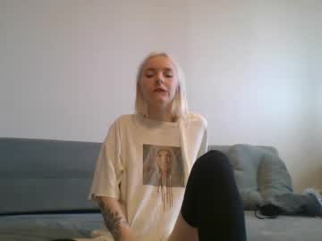 webcam girl annieshyagain live cam image #7197636
