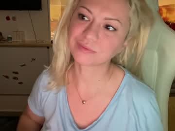 webcam girl kiradivine live cam image #5549376