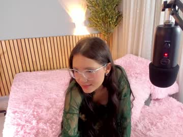 webcam girl little_effy18 live cam image #9627329