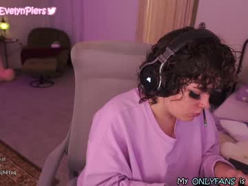 webcam girl evelynpiers live cam image #3653690