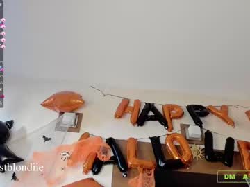 webcam girl bestblondiiecb live cam image #3990723